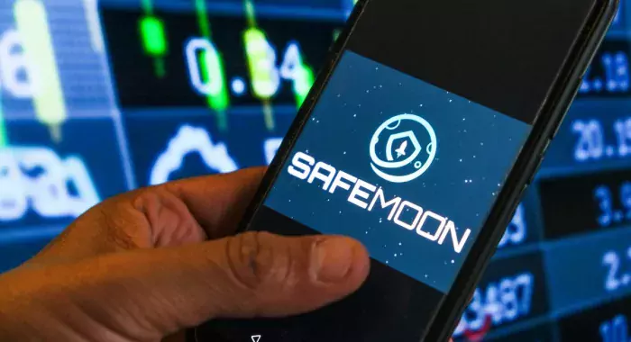 Криптовалюта SafeMoon подешевела на 31% из-за банкротства эмитента