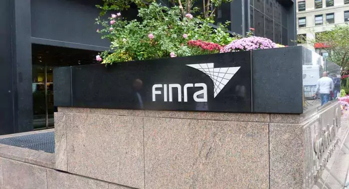 FINRA: в 70% случаев потребитель получает неверную информацию о криптоактивах