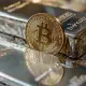 Не биткоин, а серебро становится лидером по росту за 2025 год