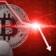 По какой причине цена биткоина обвалилась до 60,000?