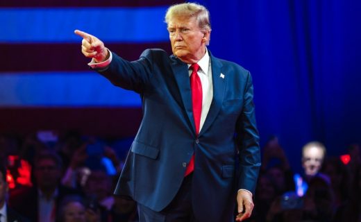 Отчёт: в июле в интересах Дональда Трампа купили акции Strategy и Coinbase