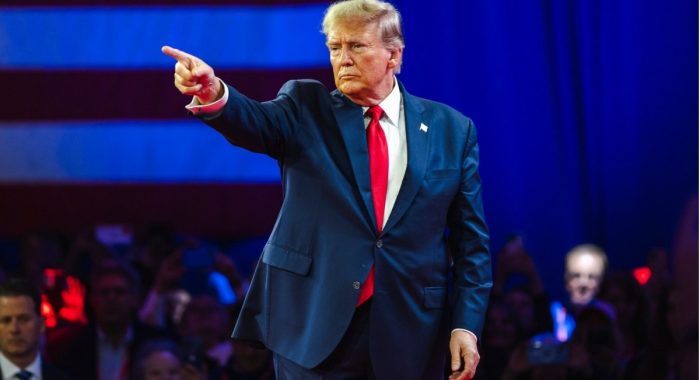 Отчёт: в июле в интересах Дональда Трампа купили акции Strategy и Coinbase