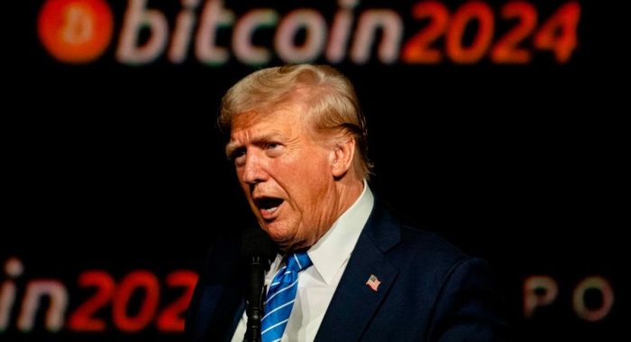 Трамп предрёк взлёт курса биткоина и призвал хранить криптовалюту