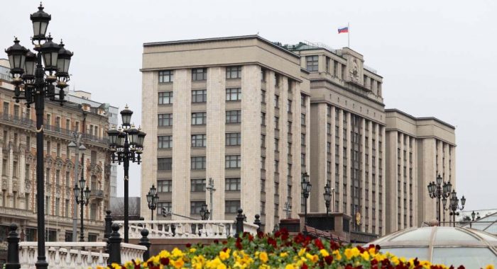Запрет на оборот криптовалют в России отменяется, время присмотреться к Wiener AI