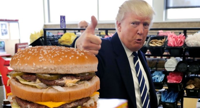 Дональд Трамп купил избирателям бургеры за биткоины