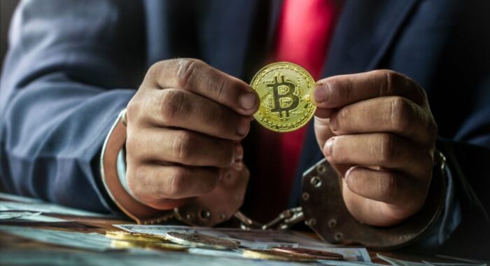 Обличавшего коррупционную составляющую биткоина сенатора посадили за взятки