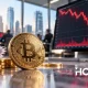 Биткоин упал ниже $81,000 на фоне оттока $485 млн из ETF и волны ликвидаций