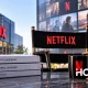 Акции Netflix упали после смены контент-директора и сокращения 1,000 сотрудников